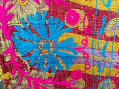 High-Quality Indian Sujani Quilt – Handmade Cotton Throw with Beautiful Suzani Arts