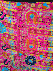 High-Quality Indian Sujani Quilt – Handmade Cotton Throw with Beautiful Suzani Arts
